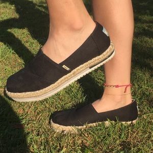 Toms shoes espadrille style